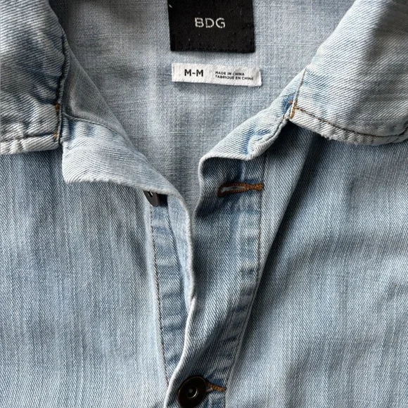 BDG Light Wash Denim Chore Jacket / Overshirt – Medium – Vintage Fade - Picture 3 of 5